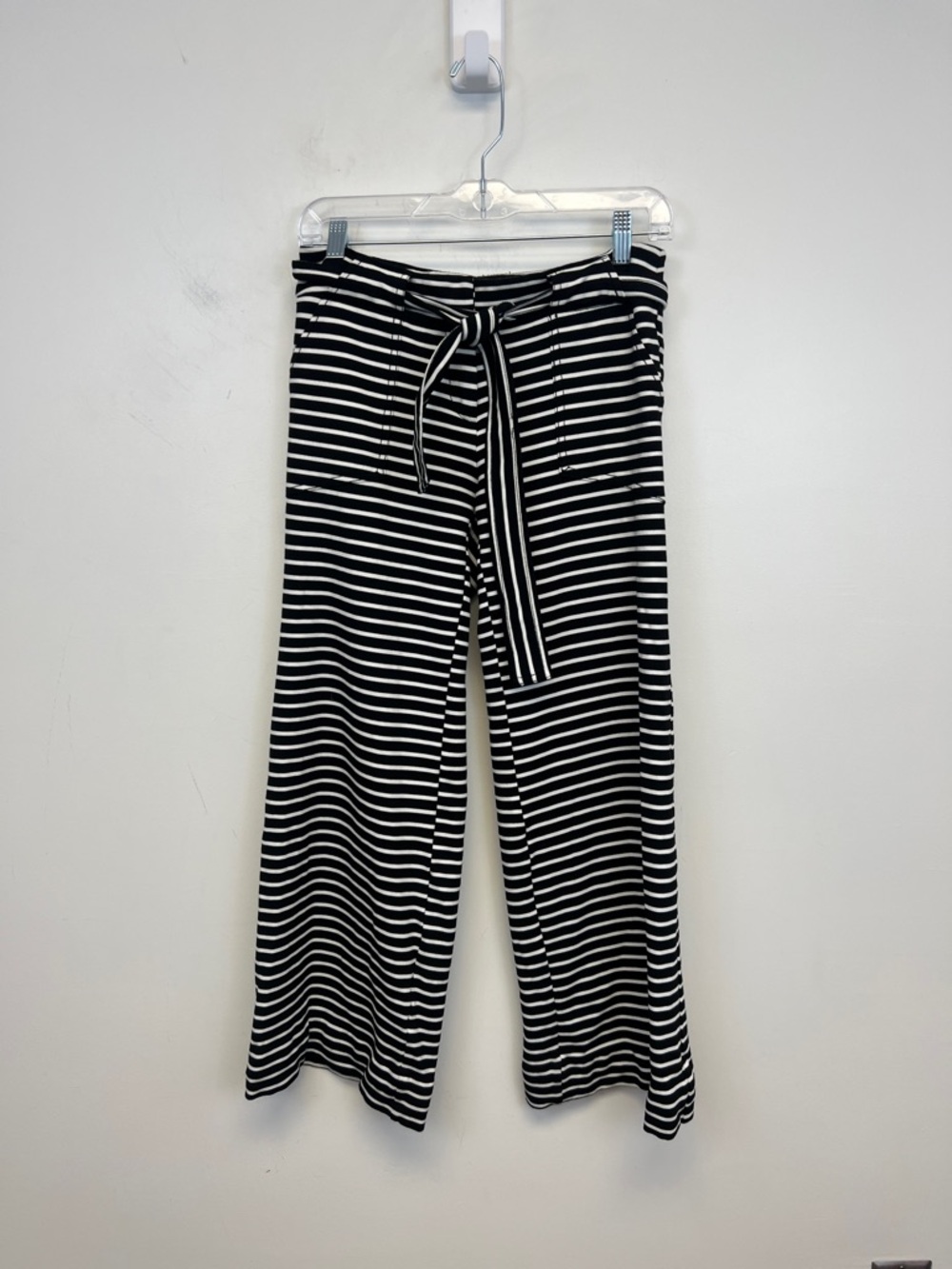 New York & Company Women's Black White Striped Wide Leg Dress Pants Size 0 / Xs